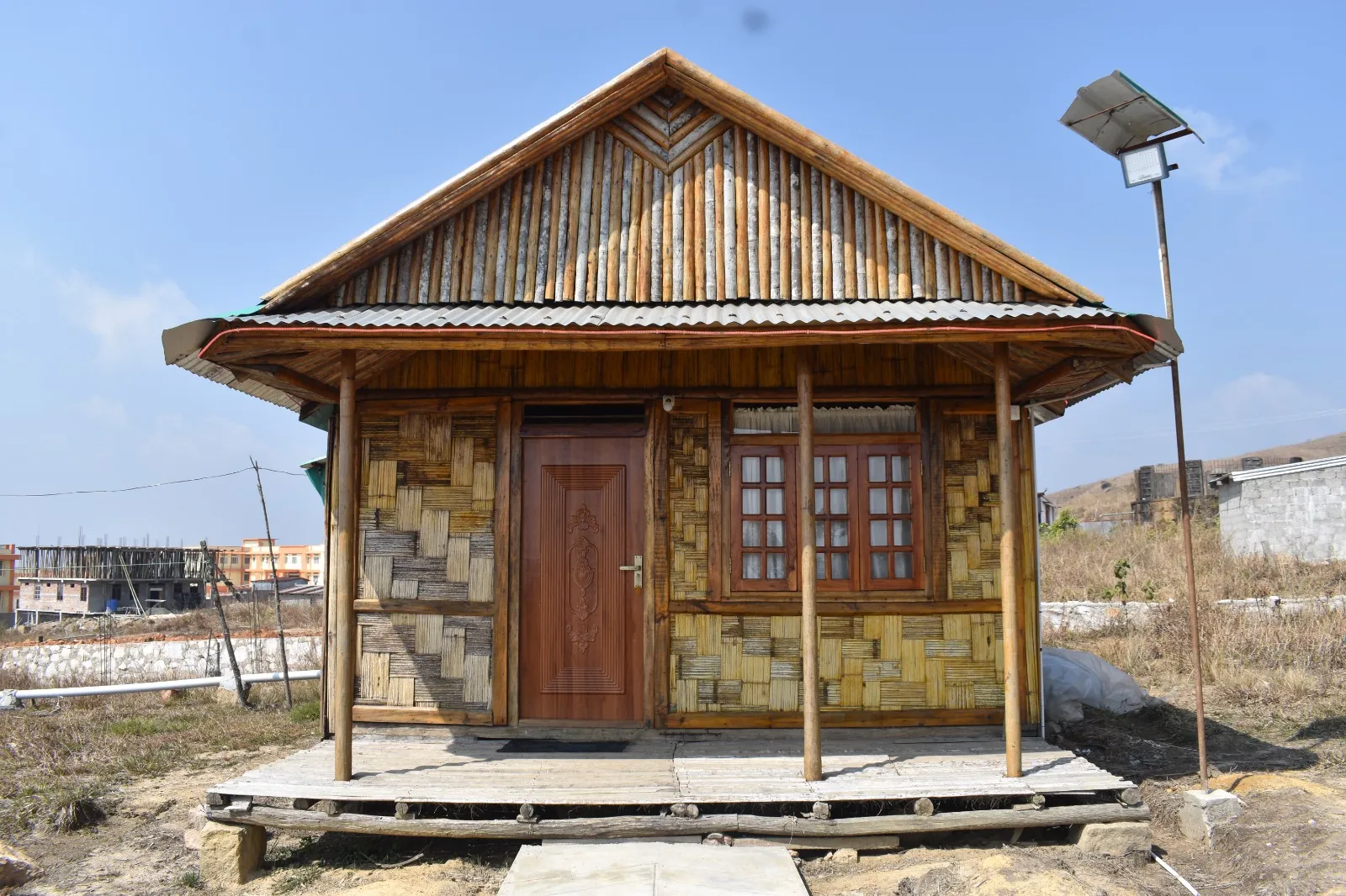 Gallery image 1: gal